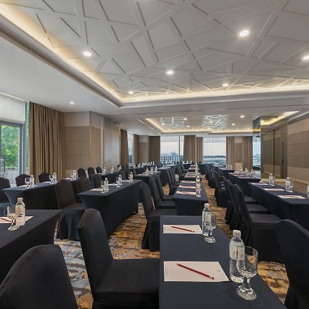 Ascott Makati Hotell Makati City Exteriör bild