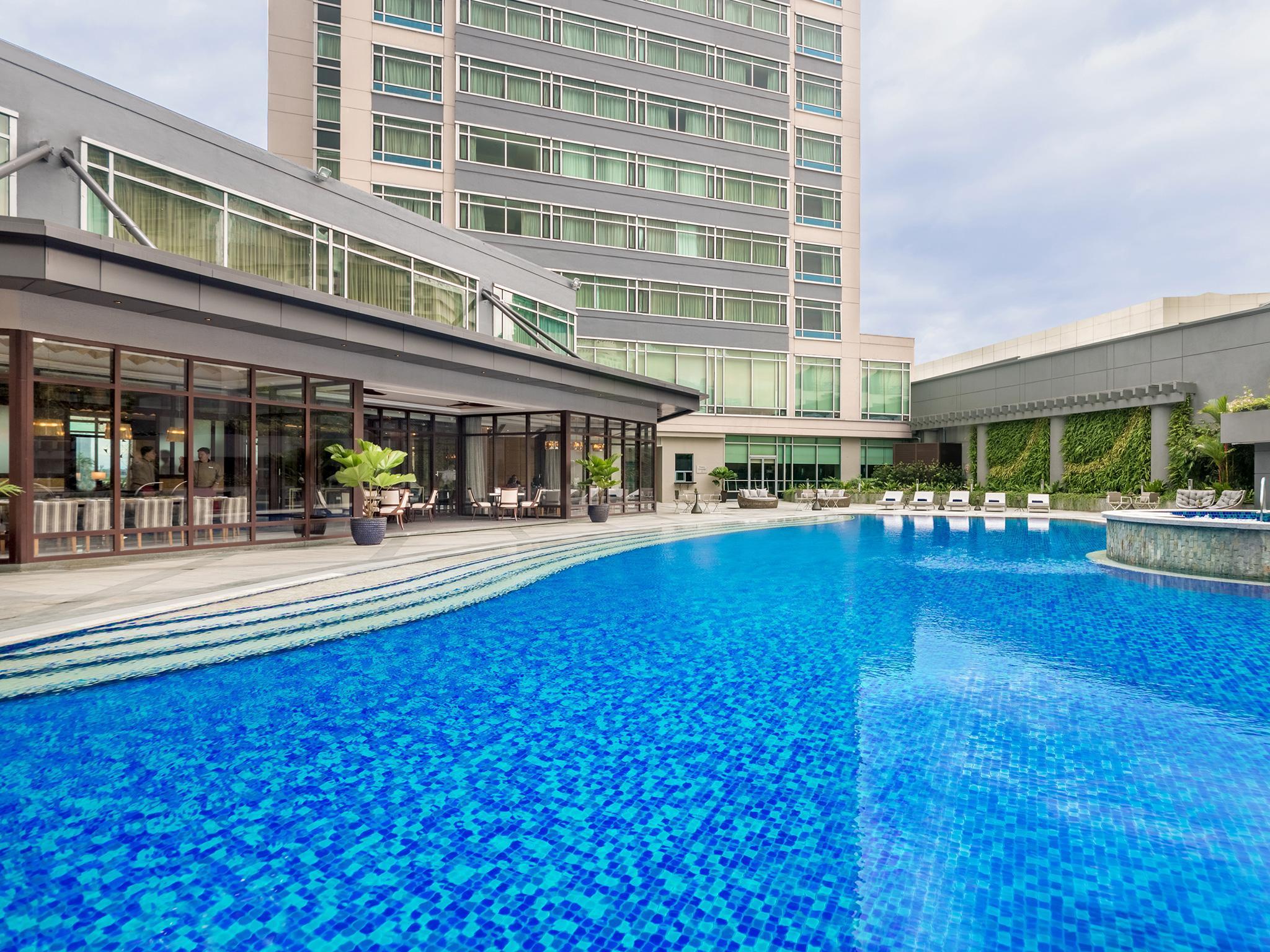 Ascott Makati Hotell Makati City Exteriör bild